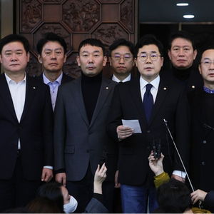 韩国最大在野党要求尹锡悦立即辞职