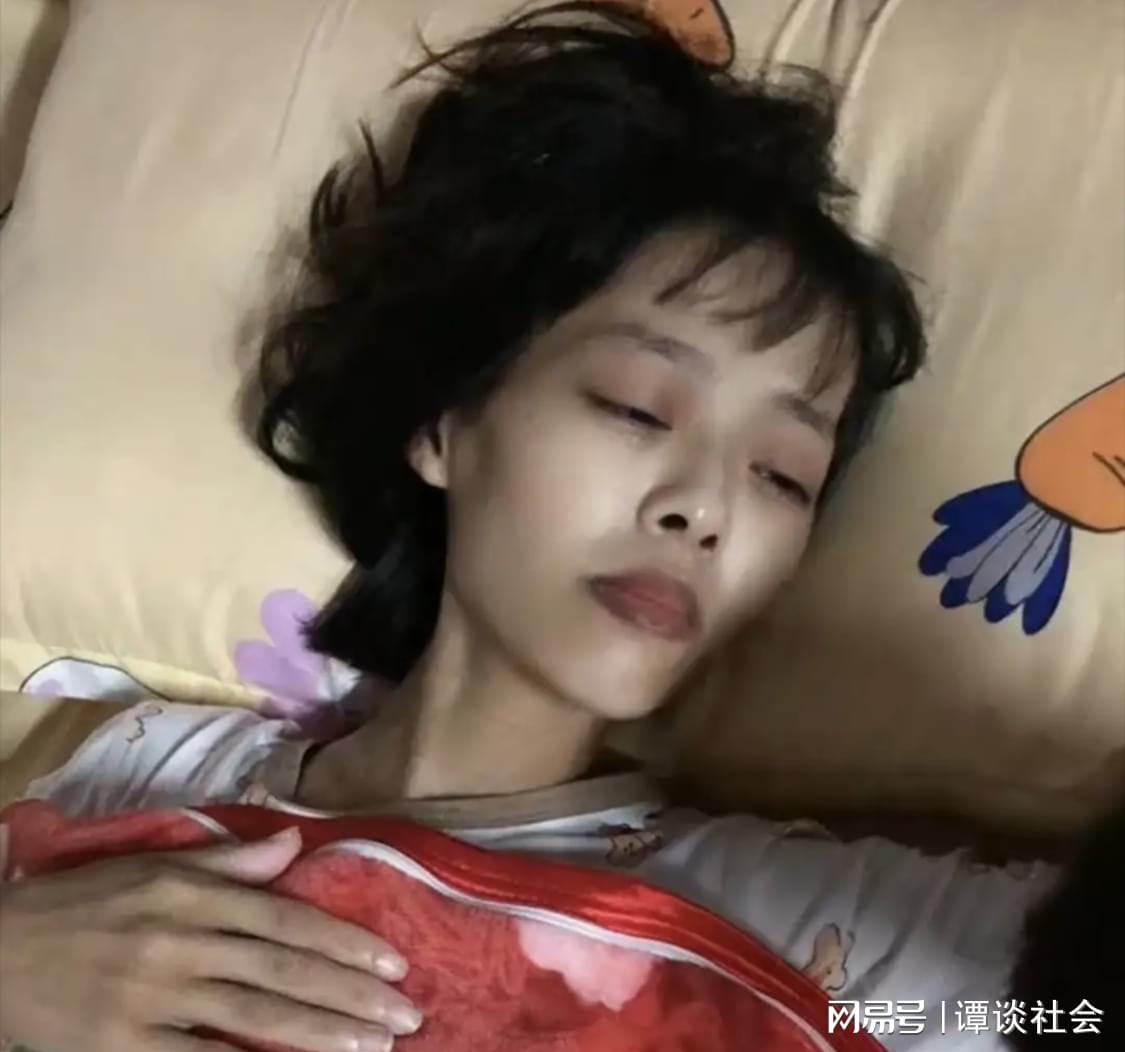 生命的坚韧与脆弱，抗癌女网红的生死故事与人生启示