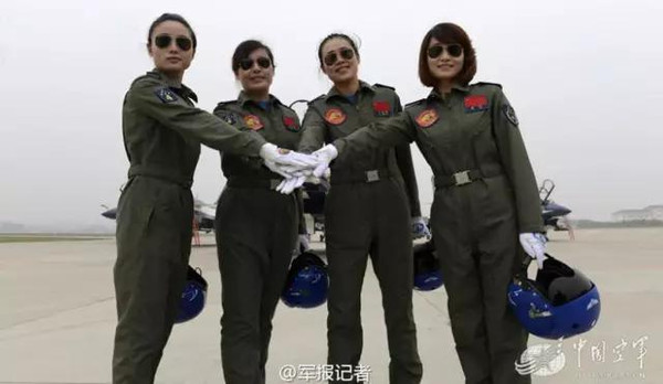 中国女兵上演现实版飞驰人生