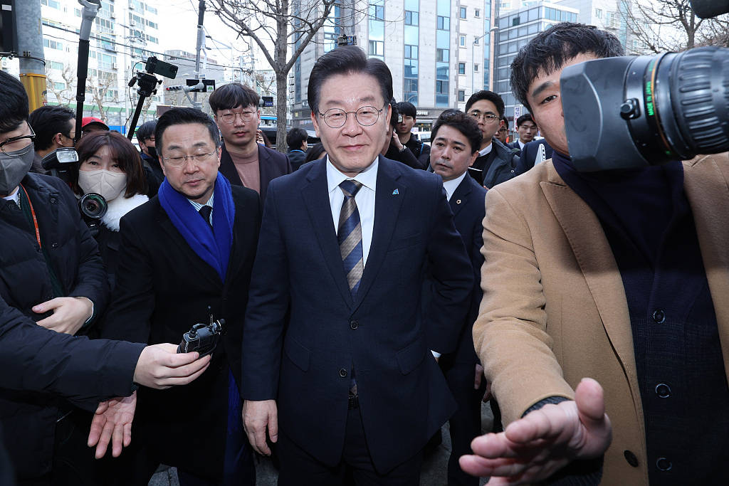 韩最大在野党党首李在明被判刑，权力与法律的较量之战